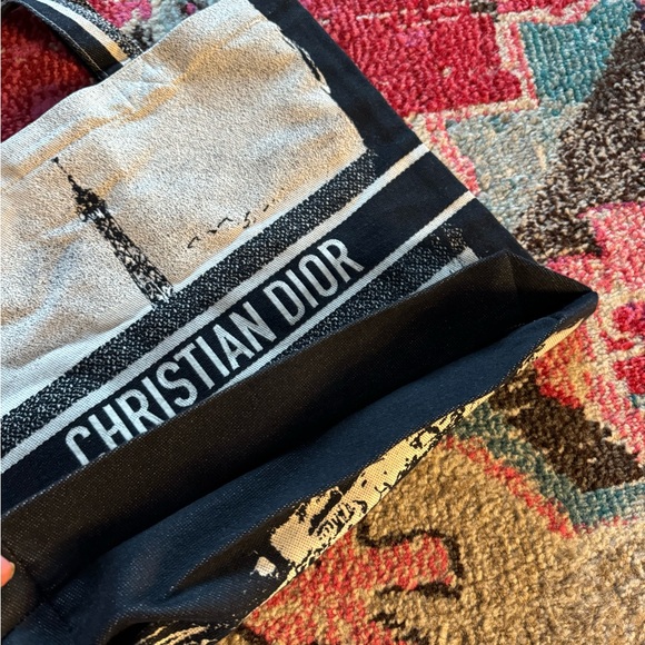 NEW Christian Dior Rare NYC Paris VIP Exclusive Tote Fall 2024 - Picture 9 of 11
